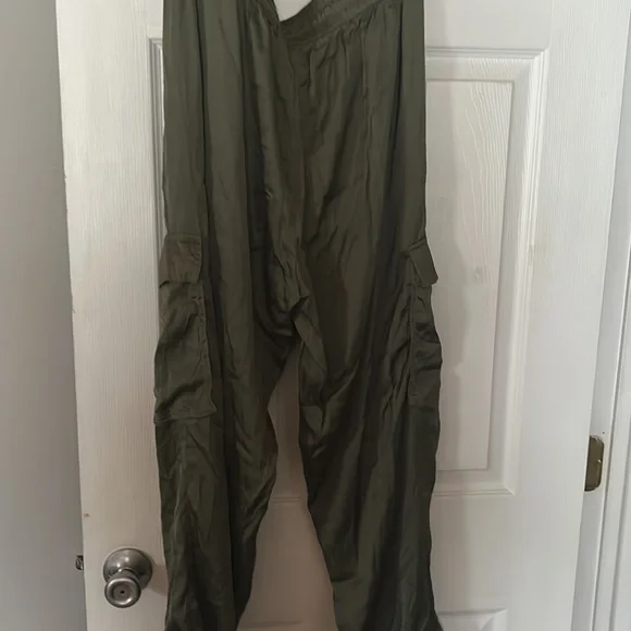 Aerie Olive Green Track Pants - Picture 3 of 3